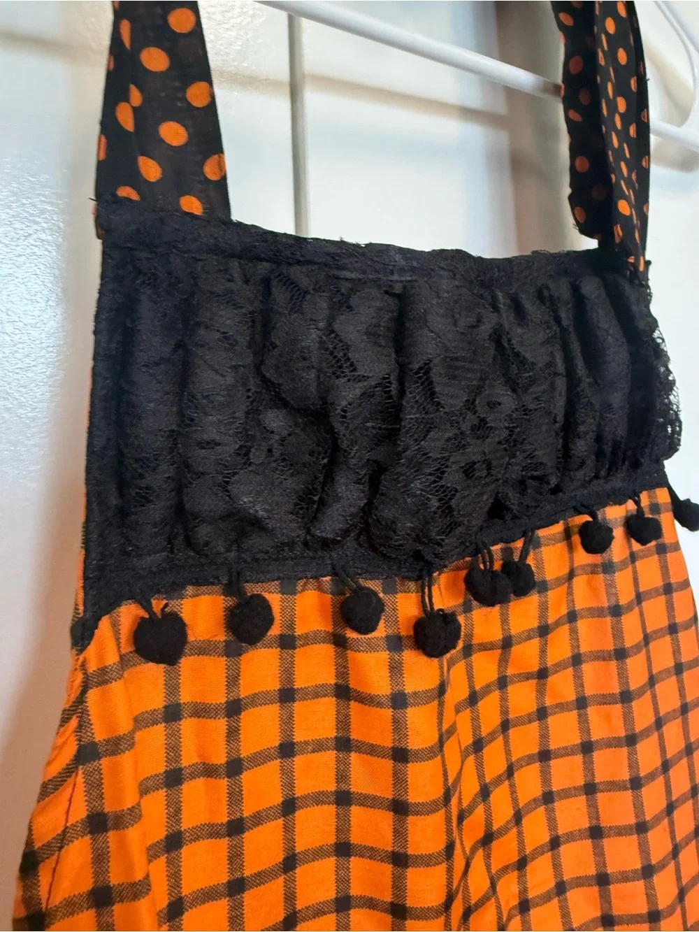 NEW Pier 1 Orange and Black fall Halloween apron - craft shows or kitchen.